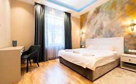 Black Gate - Quiet Studio In The Heart Of Old Town With Free Private Secured Parking