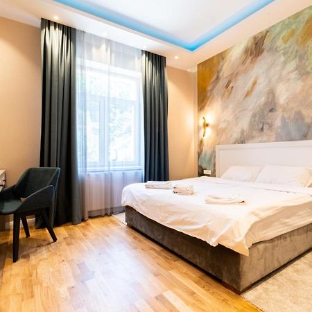 Black Gate - Quiet Studio In The Heart Of Old Town With Free Private Secured Parking Brașov Exterior foto
