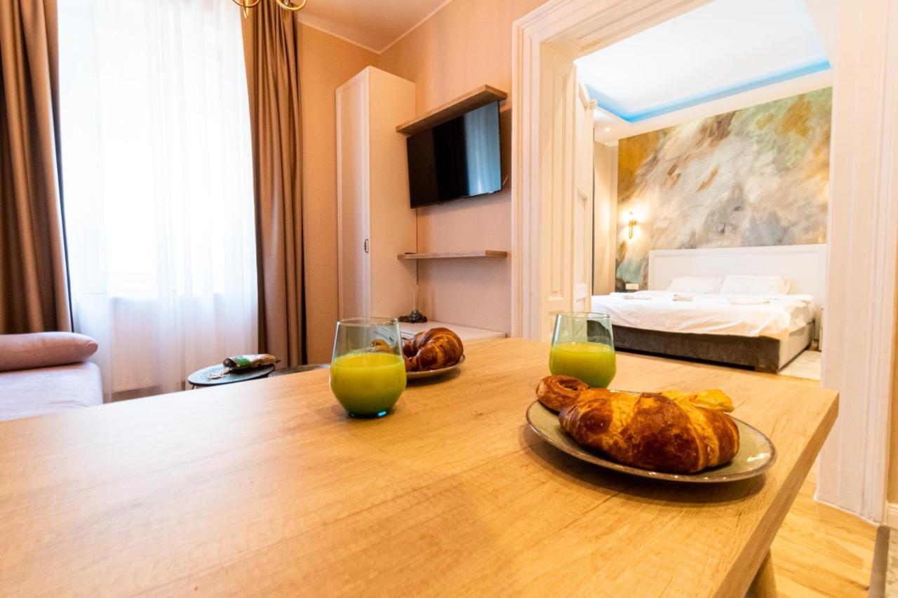Black Gate - Quiet Studio In The Heart Of Old Town With Free Private Secured Parking Brașov Exterior foto